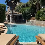 St Jean Romantique בית הארחה
