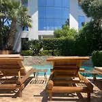 St Jean Romantique בית הארחה