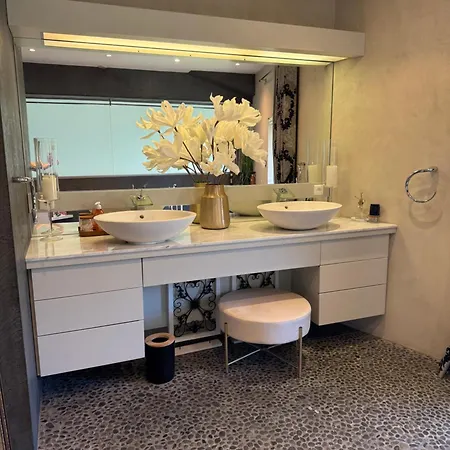 St Jean Romantique Guest house 4*