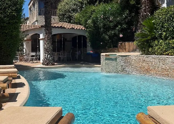 St Jean Romantique Gæstehus